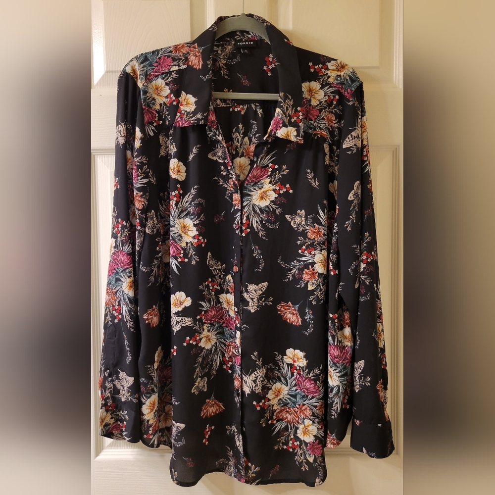 Size 3 Floral Button Down Torrid Blouse